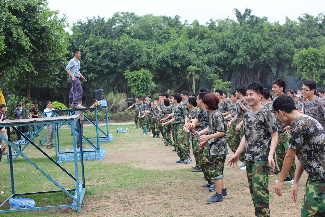 唯品會(huì)素質(zhì)拓展團(tuán)建活動(dòng)