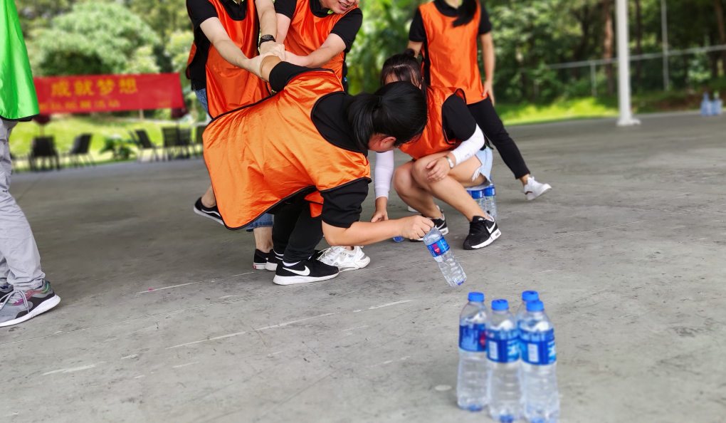 廣州拓展項(xiàng)目-雷區(qū)取水