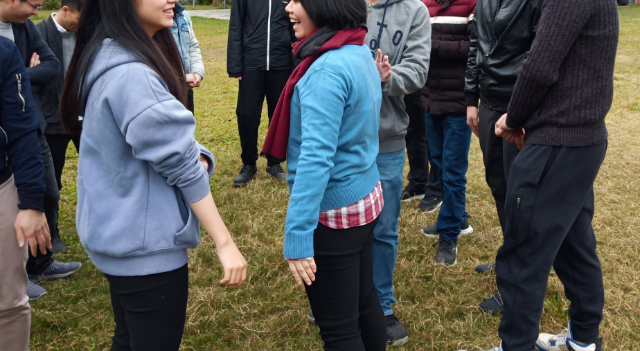 廣州團(tuán)建游戲-大樹和松鼠