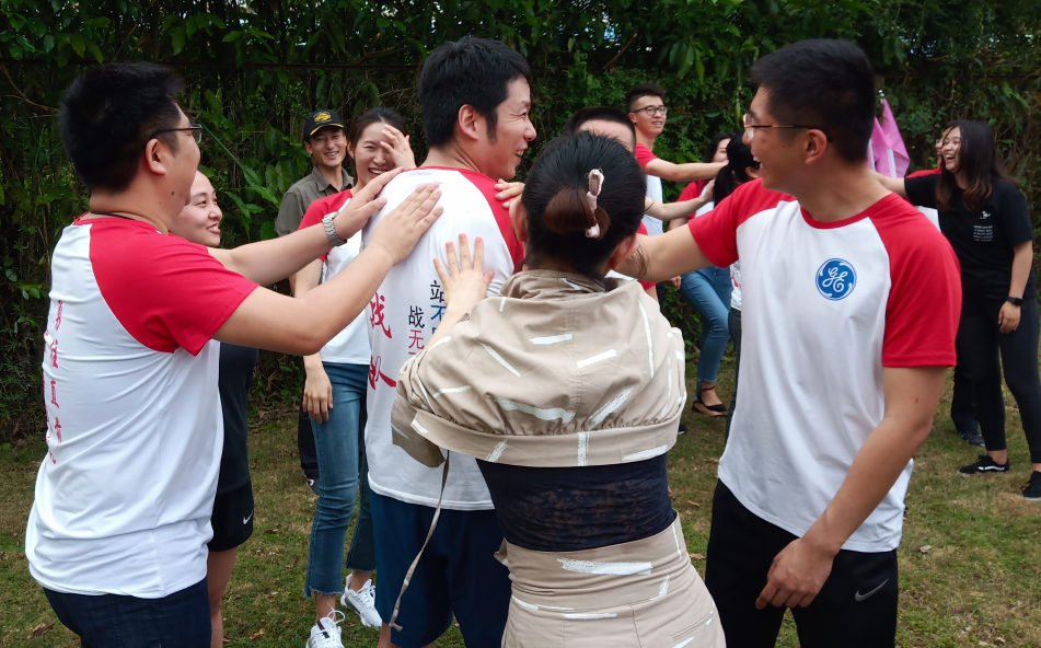 廣州團(tuán)建游戲-笑對小錯(cuò)