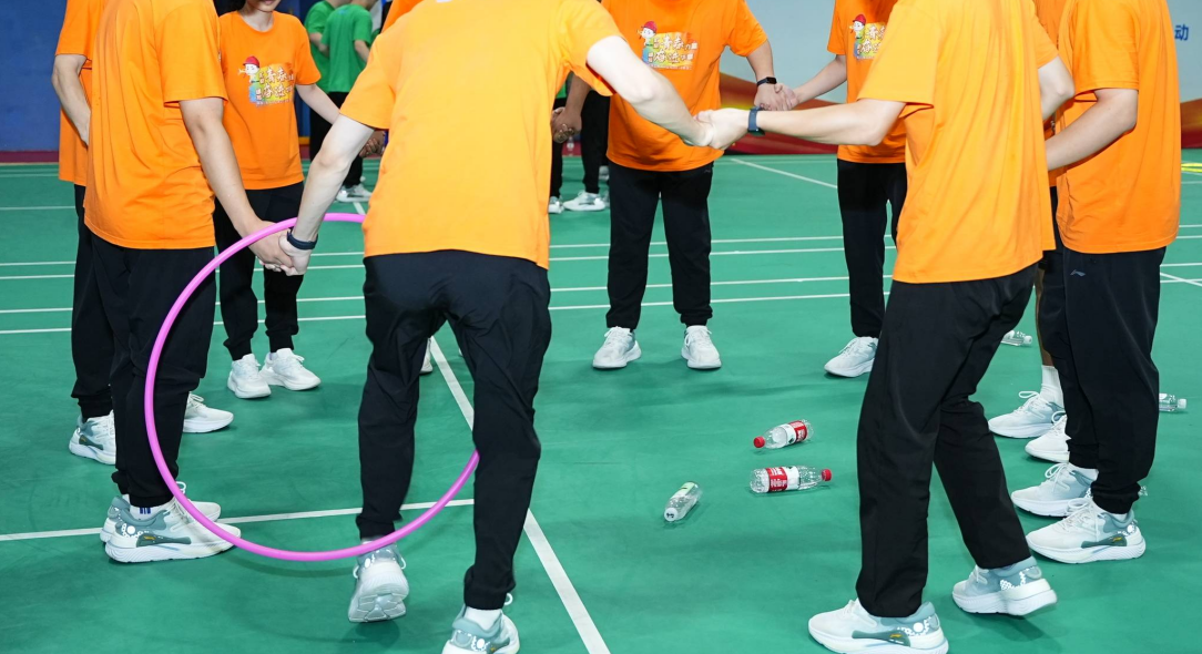 廣州團(tuán)建游戲-長(zhǎng)龍傳波