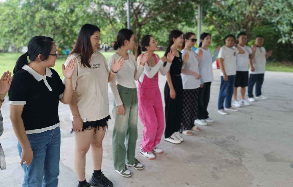 廣州團(tuán)建游戲-對指示的聽與從